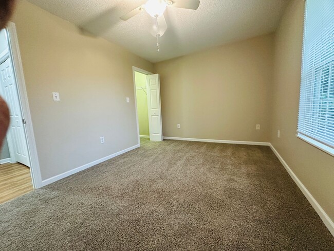 Building Photo - 3 bedroom, 2 bath w/ 2-car garage convenient to Sevier, Knox & Jefferson Counties - available now