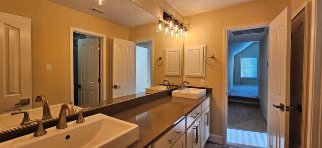 Building Photo - 13035 Bainbridge Trail