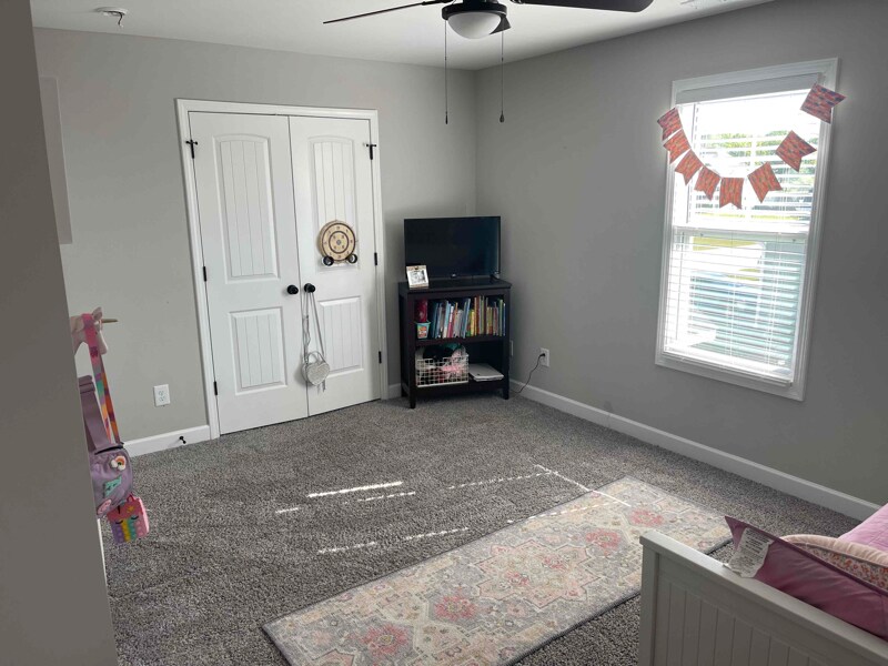 Building Photo - 5220 Thruway Rd