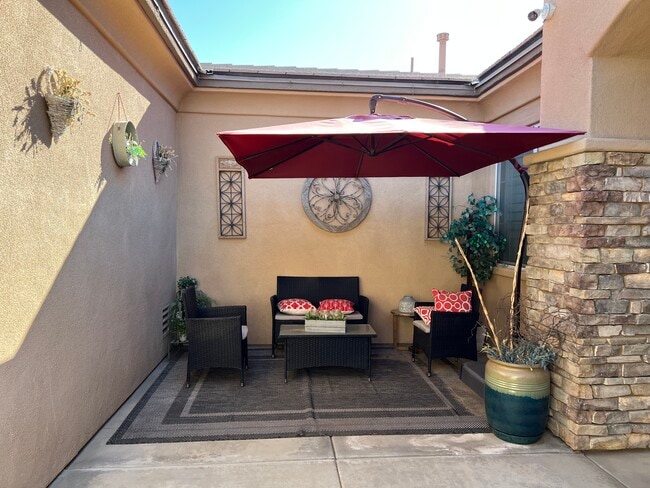 Building Photo - 115 Romanza Ln