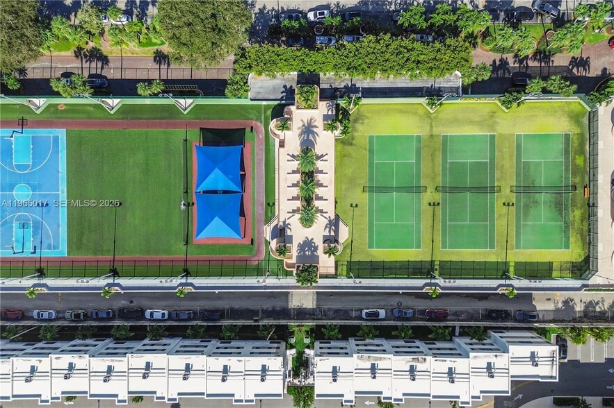 Building Photo - 1800 NE 114th St