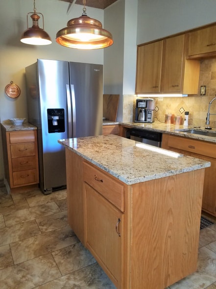 Building Photo - 714 E 17th St