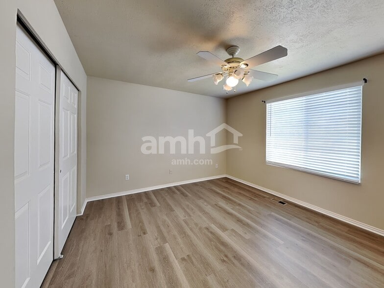 Building Photo - 11963 S Powder Cv