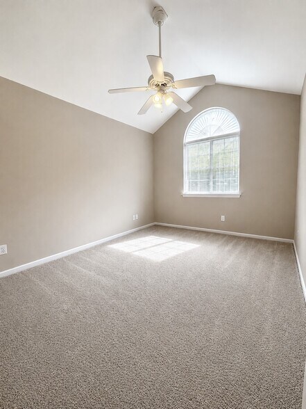 Building Photo - Keystone Lake Apartments