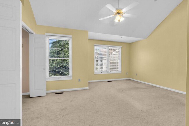 Building Photo - 9354 Sombersby Ct