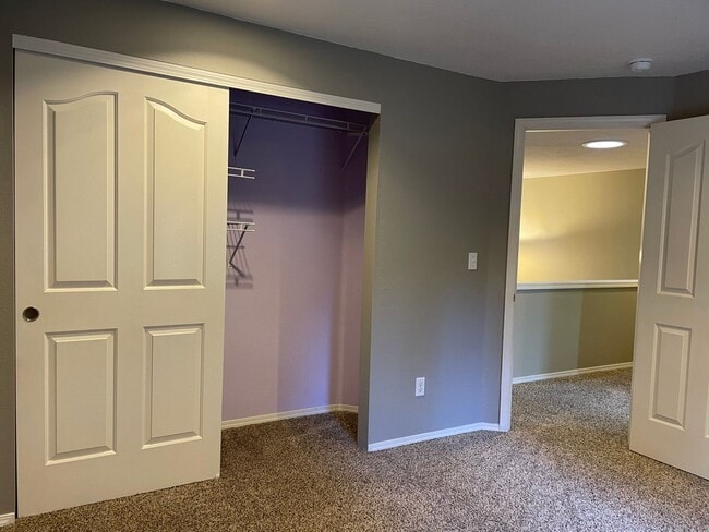 Building Photo - Adorable 4 Bedroom 2.5 Bath Home in Fisher...