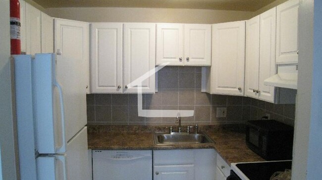 Building Photo - Central Allston Location.  Laundry on a Si...