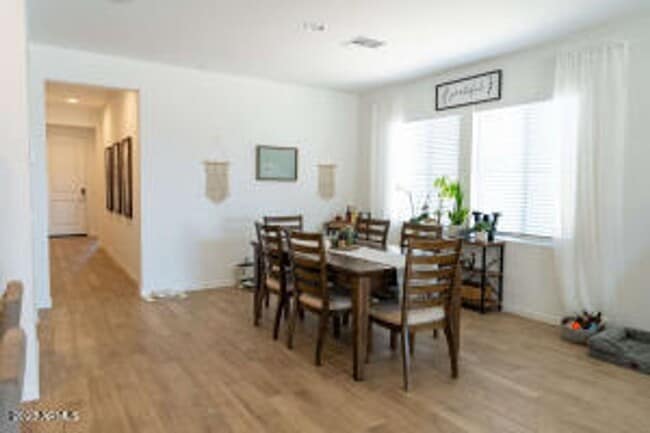 Building Photo - Apply Here www.realty480pm.appfolio.com/listings