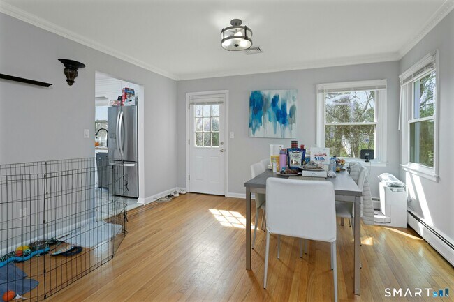 Building Photo - 25 Quinsey Dr