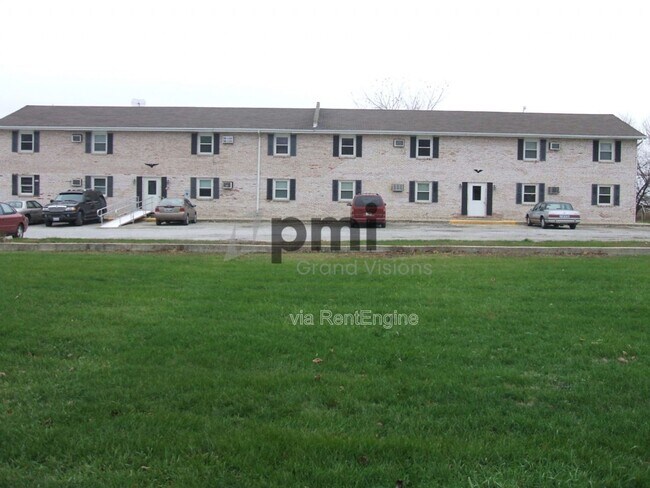 Primary Photo - 465 E Main St