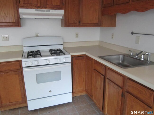 Building Photo - 78 Alcove St