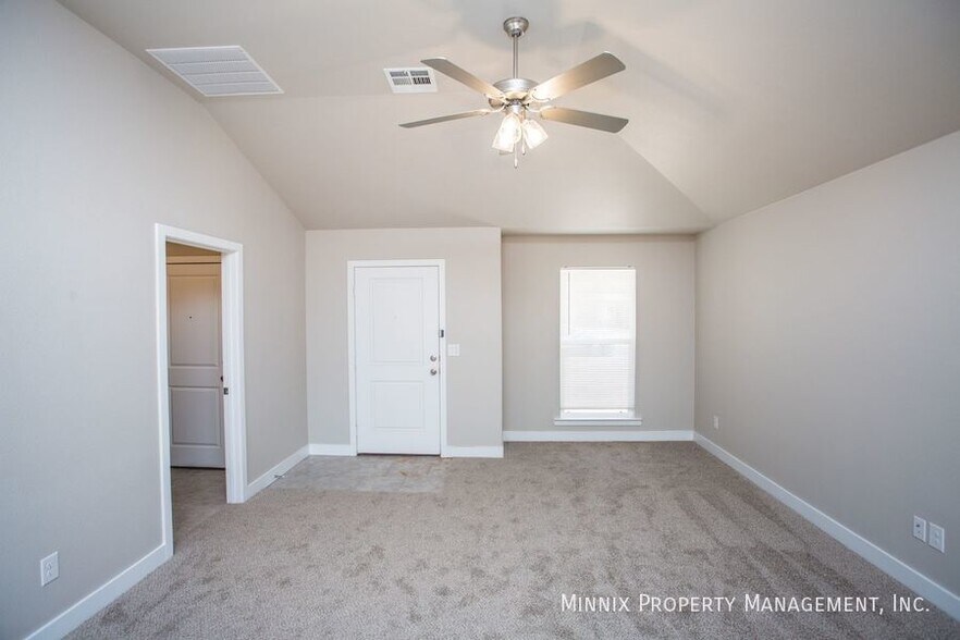 Building Photo - 10408 Winfield Ave