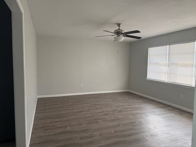 Building Photo - 2705 Cambridge St