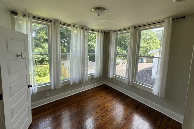 Sunroom - 122 N Evergreen St