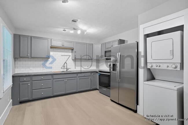 Building Photo - 721 Ford Pl