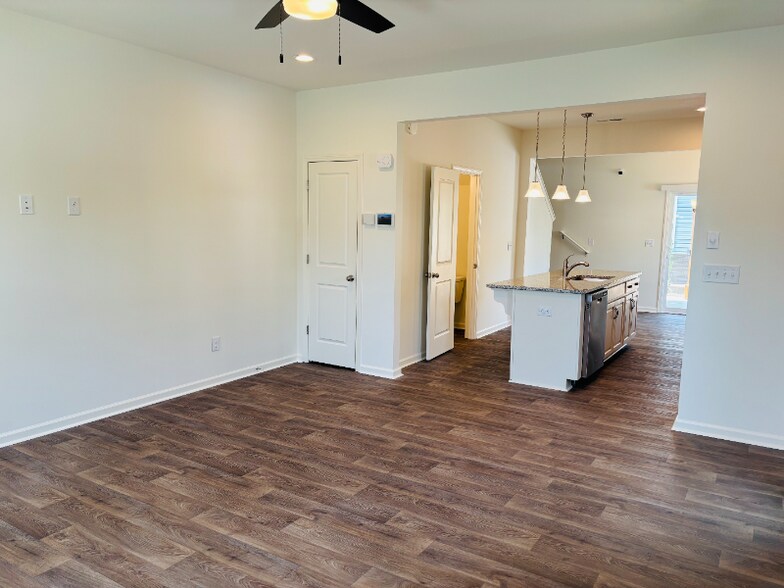 Building Photo - 13969 Clayborn St