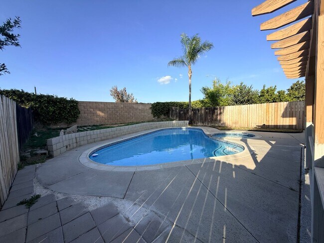 Building Photo - Beautiful 3-Bedroom Home with Pool!