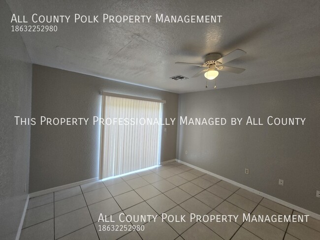 Building Photo - Fantastic 3 Bedroom Duplex - Lawn Care Inc...