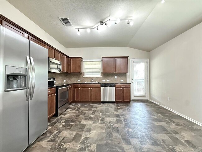 Building Photo - 314 Comal Run
