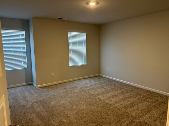 Building Photo - 1033 Arborwood Ln SW