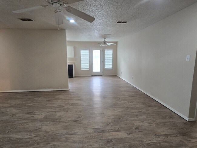 Building Photo - 3108 109th St