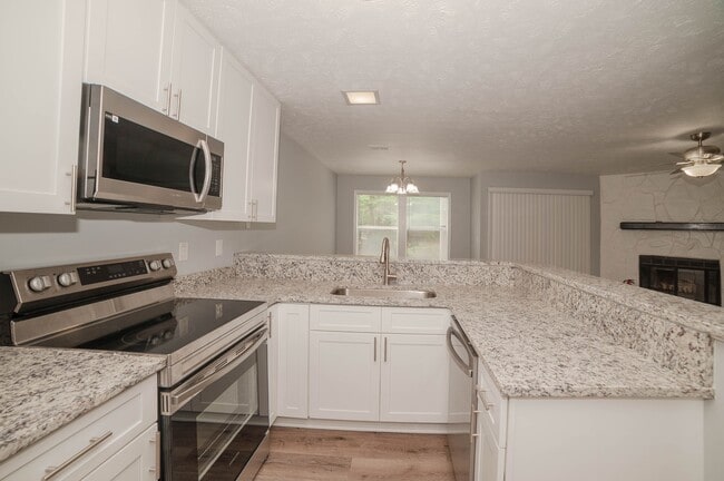 Building Photo - 1021 Wood Creek Dr