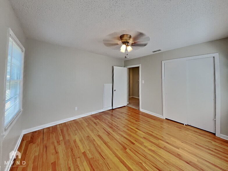 Building Photo - 2805 36th St