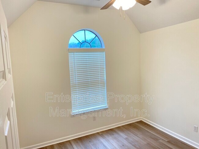 Building Photo - 7125 Showboat Ln