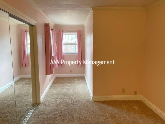 Building Photo - Pleasant HIll 3 bedroom 2 bath Great locat...