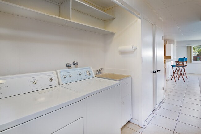 Building Photo - Olomana in Kailua 3/2