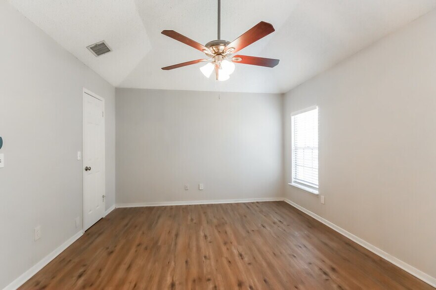 Building Photo - 9106 Towerstone Ct