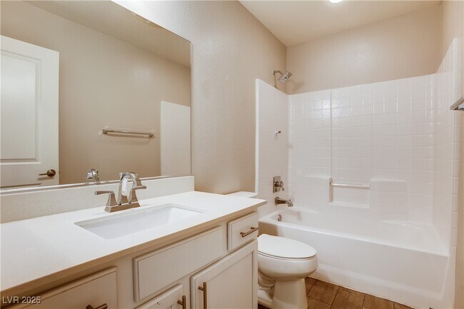 Building Photo - 2517 Bankhurst St