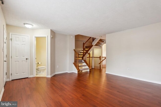 Building Photo - 5492 Prince William Ct