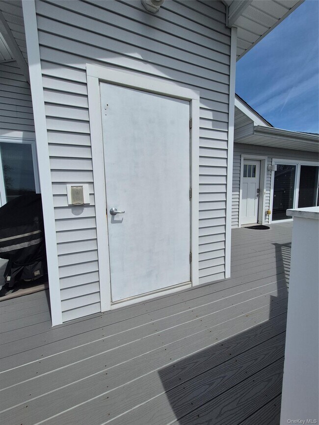 Building Photo - 44 Fox Hill Dr