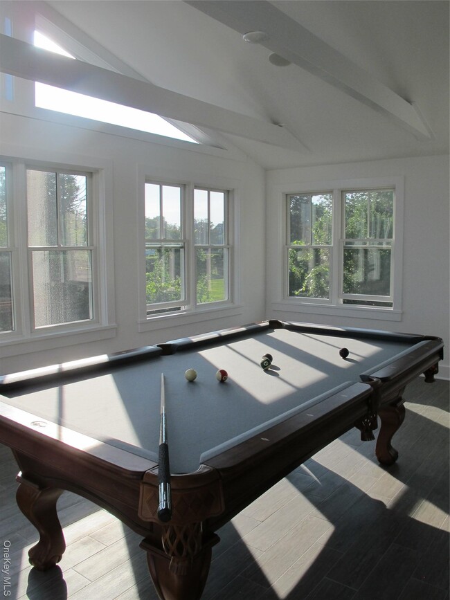 Building Photo - 40 Tuthill Point Rd