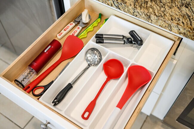 Building Photo - 110 Sugar Cane