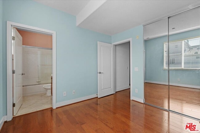Building Photo - 6010 S Celedon Creek