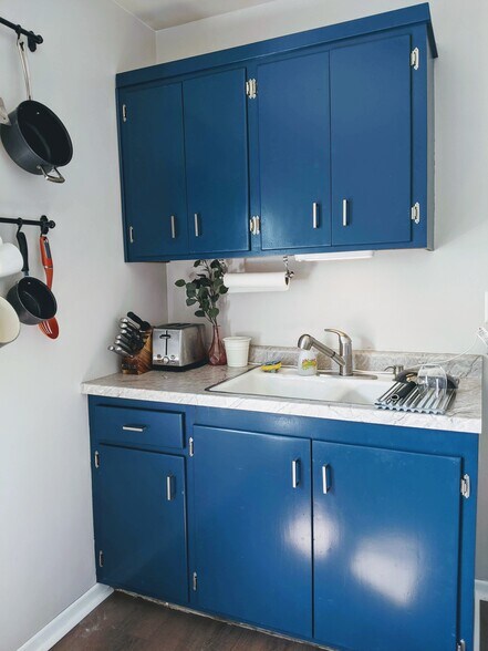 Building Photo - 680 Juno Ave