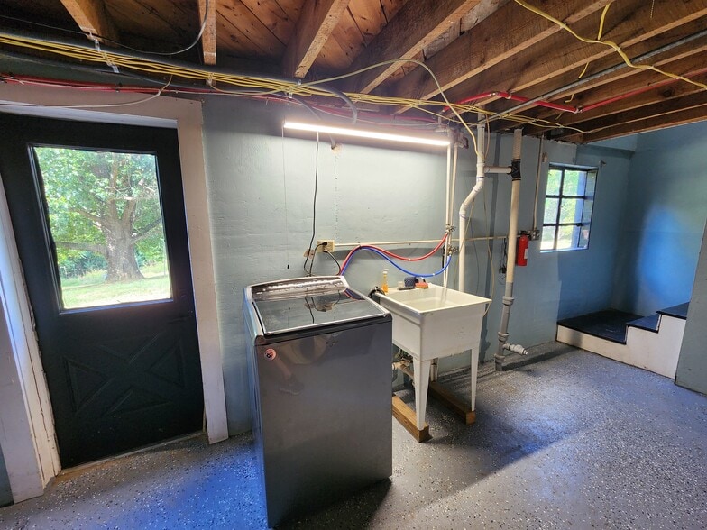 Building Photo - 3106 Mowles Rd