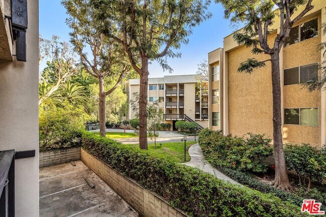 Building Photo - 5119 Raintree Cir