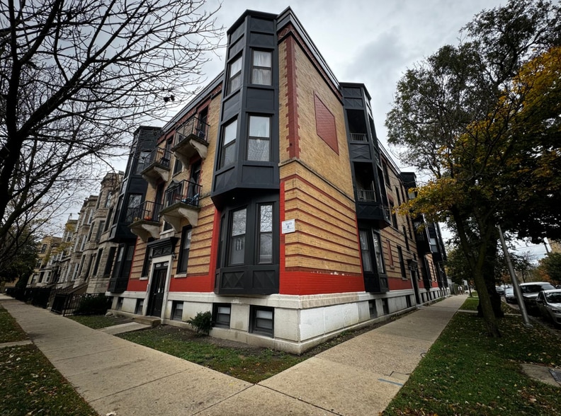 Building Photo - 2746 W Le Moyne St