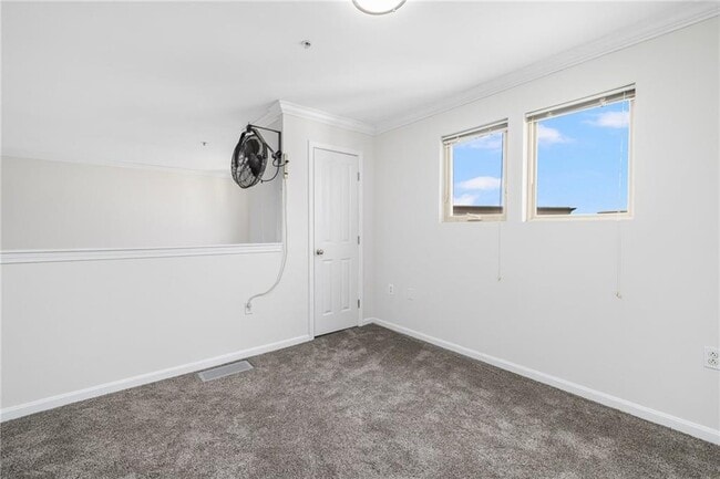 Building Photo - 1000 Providence Pl