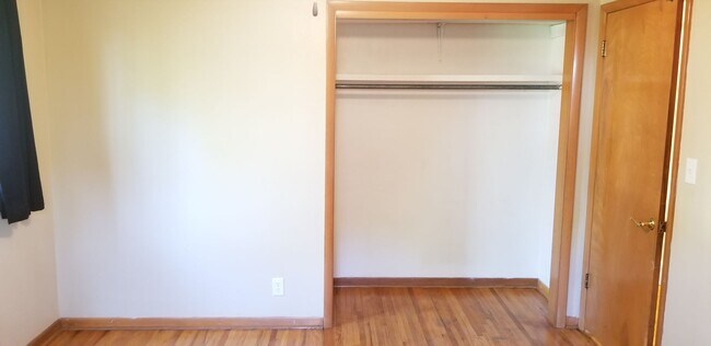 Building Photo - Now Leasing for May 2026!