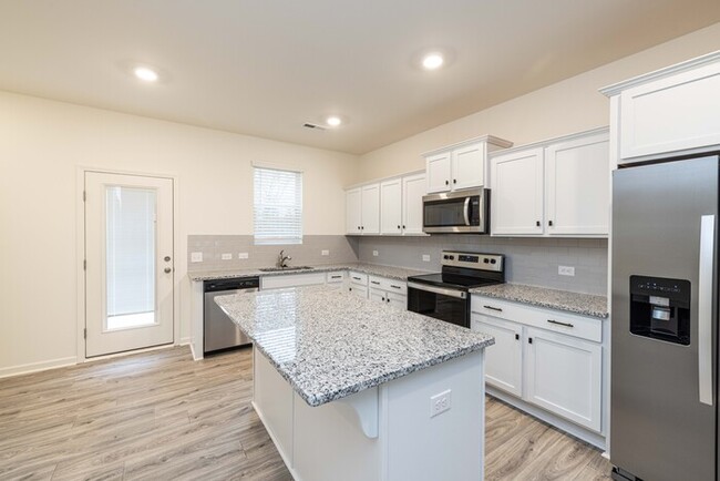 Building Photo - Townhome community with 3 br 2.5 Ba near I...