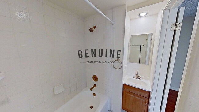 Building Photo - Charming 2Bd 2Ba Condo