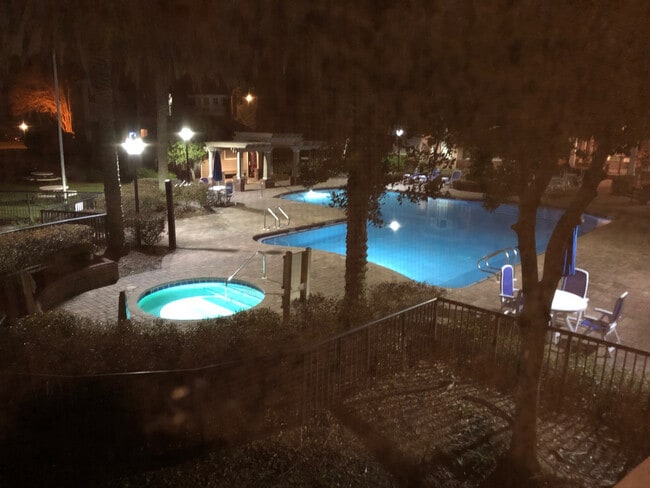 Building Photo - 1/1 lake and pool view with 1 car detached...
