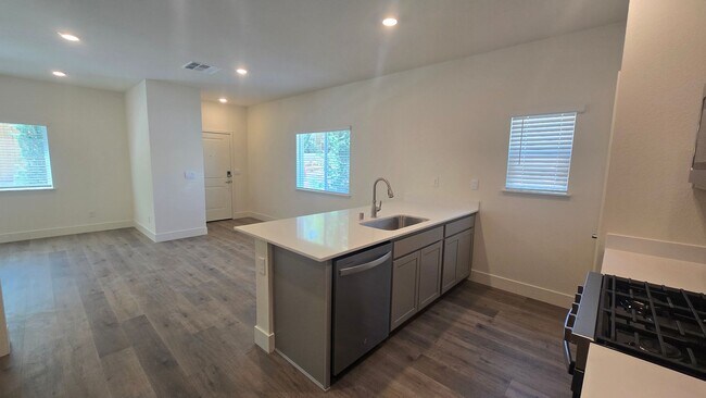Building Photo - 5854 Altitude St