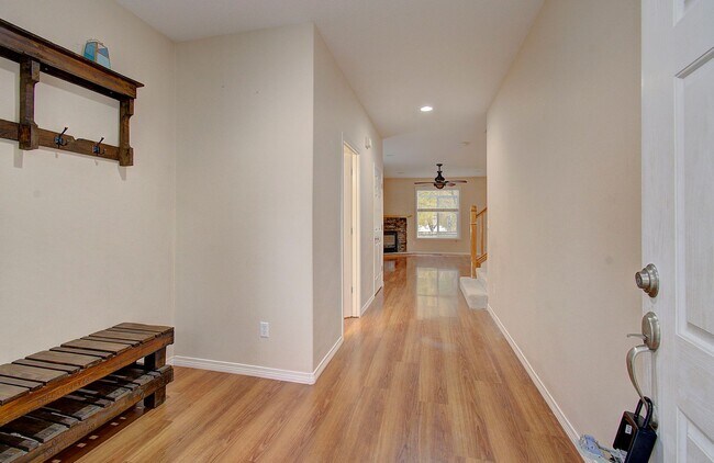 Building Photo - Salmon Creek 4 bd 2.5 ba Available Now!