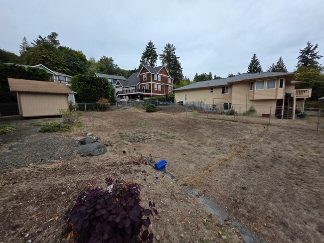 Building Photo - One-Story Home with Sound View in a Desira...