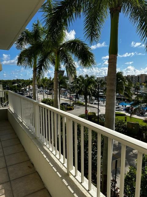 Building Photo - 625 Casa Loma Blvd